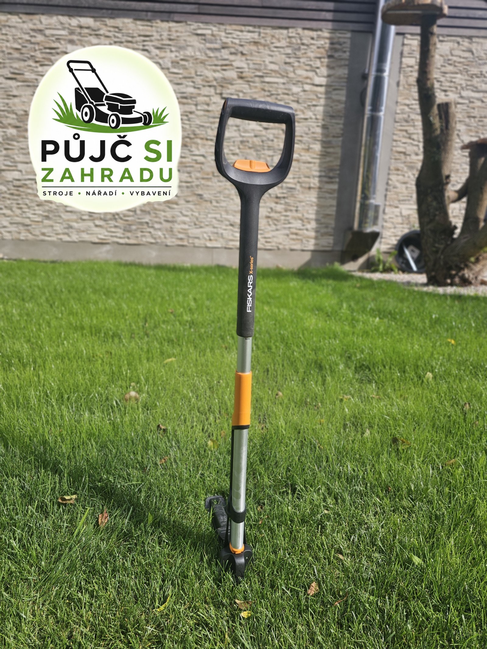 Foto stroje: Vytrhávač plevele Fiskars